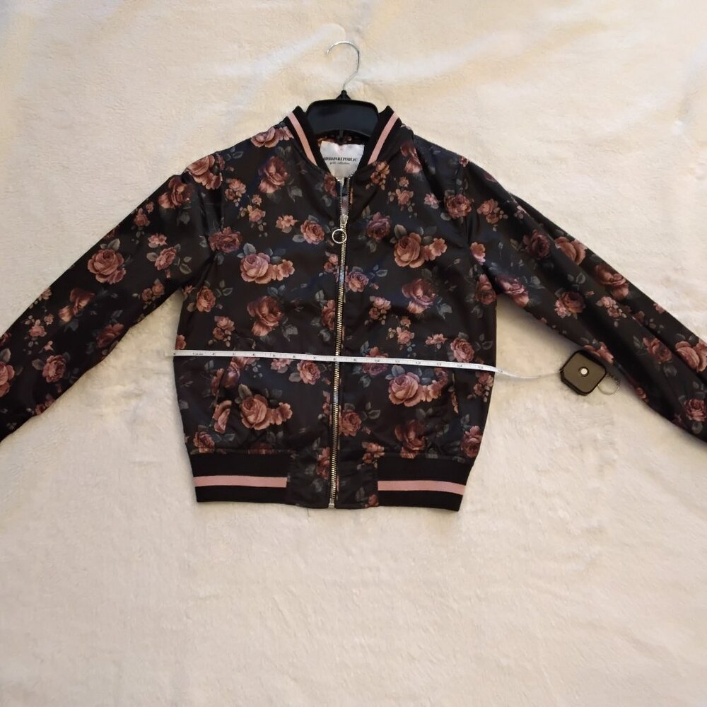 Brand: Urban Republic. Thing: Jacket. Size: 10/12.  Material: polyester.